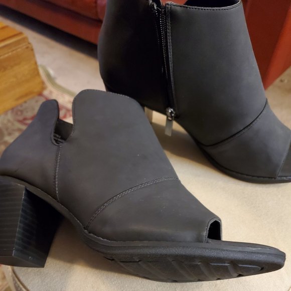 Ashley Stewart Open Toe Shootie (Shoe boot) - Picture 4 of 5